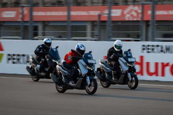 Yamaha NMAX Turbo Otoplasa Yamah NMAX Turbo Semaxin