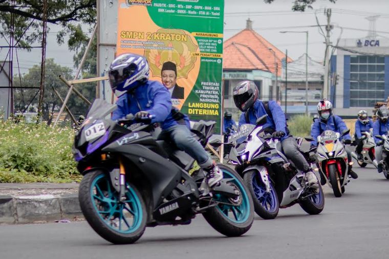 Yamaha R12 Nikung Otoplasa jalan menikung