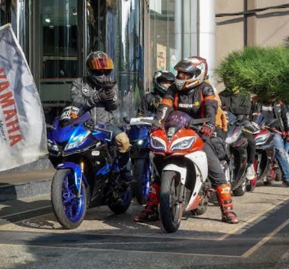 Yamaha STSJ bLU cRU R15