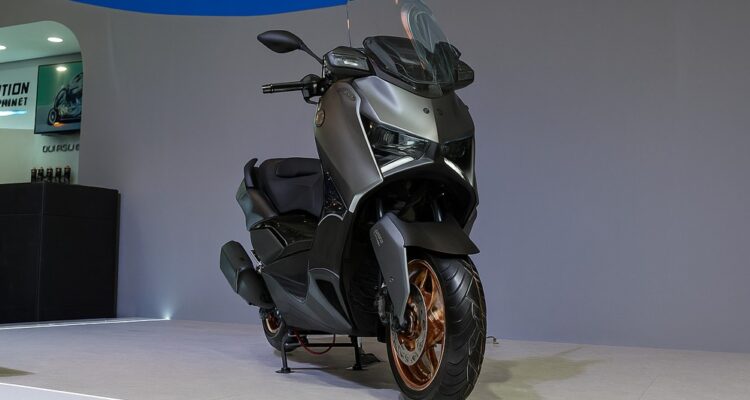 Teknologi Fitur Yamaha XMAX 250 Tech Max