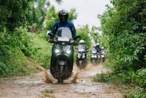 Tips Lewati Jalan Rusak