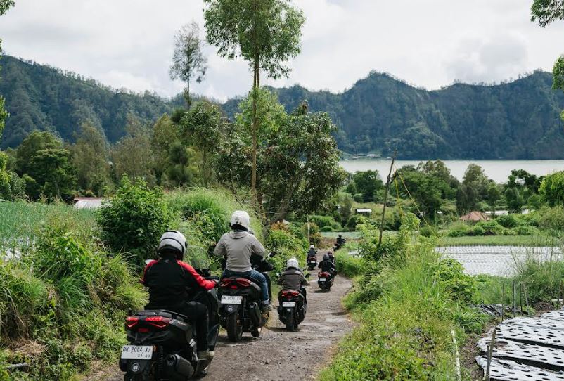 Yamaha XMAX Jalan Rusak Otoplasa Fitur Yamaha XMAX Sumatera