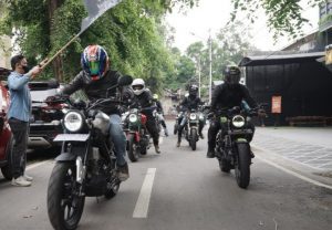 Yamaha XSR 155 Custom