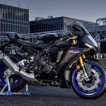 Yamaha-YZF-R1M-black