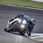 Yamaha-YZF-R1M-sirkuit-tikungan