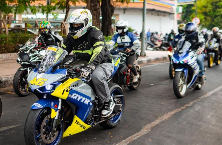Yamaha bLU cRU Riding Experience R Series Otoplasa 2 Night Ride Yamaha bLU cRU