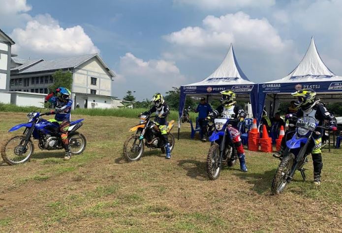 blu cru yamaha stsj otoplasa Blu Cru Offroad Riding