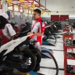 Siswi Wanita SMKN 1 Baureno TUK Astra Honda